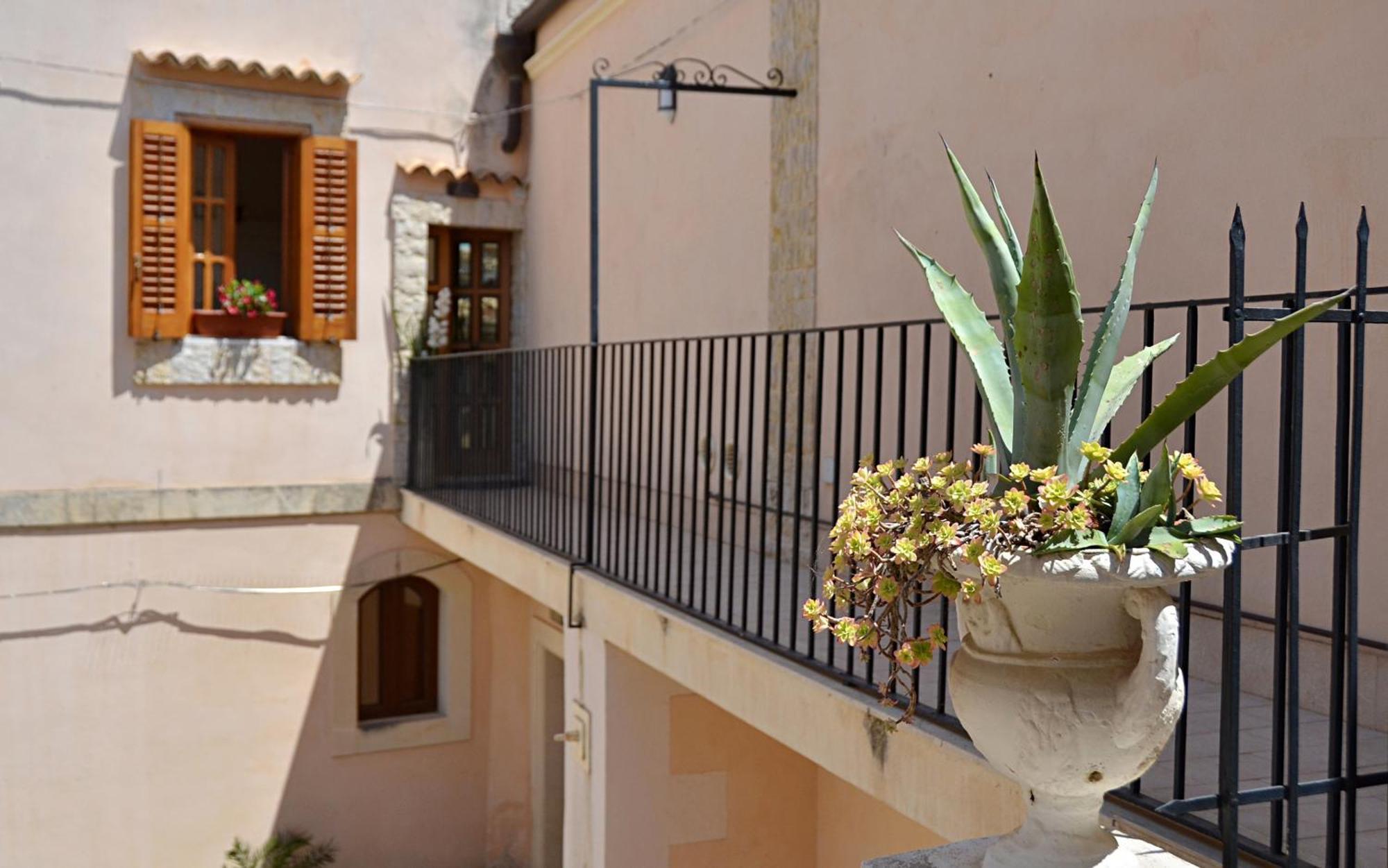 Panorama Suites Noto - Adults Only Buitenkant foto